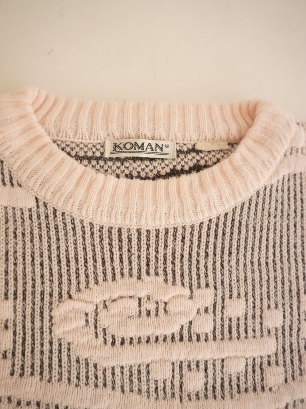 Vintage Koman Pale Pink Charcoal Grey Tropical Fish Geometric Designer Sweater M - Picture 10 of 11